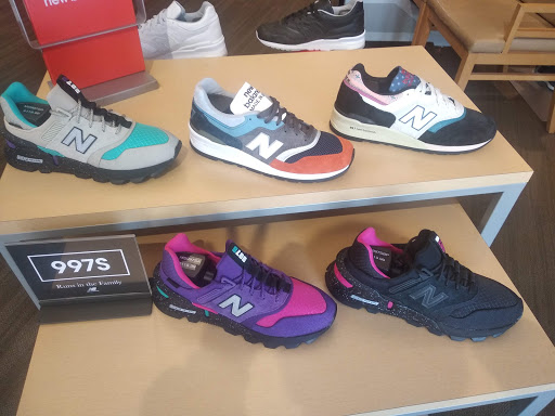 Shoe Store «New Balance», reviews and photos, 270 S Arroyo Pkwy, Pasadena, CA 91105, USA