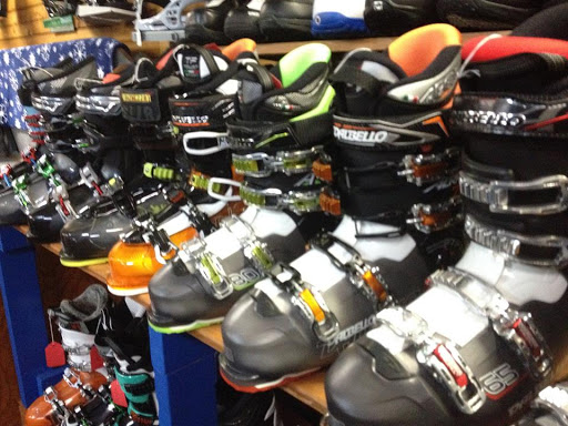Ski Shop «Cabin Craft Snowboard & Ski Shop», reviews and photos, 2 Main St, Spring Mt, PA 19478, USA