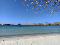 Livadia beach'in fotoğrafı geniş bir kıyı şeridi ile birlikte