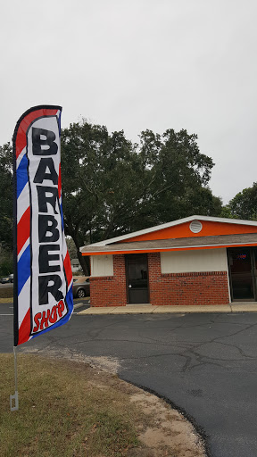 Barber Shop «DCB Barber Shop - Barber Shop Hispano», reviews and photos, 1545 E Olive Rd, Pensacola, FL 32514, USA