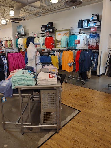 Sportswear Store «Columbia Sportswear Outlet Store», reviews and photos, 5885 Gulf Fwy #301, Texas City, TX 77591, USA