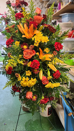 Florist «Shananne Cain Florist Inc», reviews and photos, 123 N Central Ave, Umatilla, FL 32784, USA