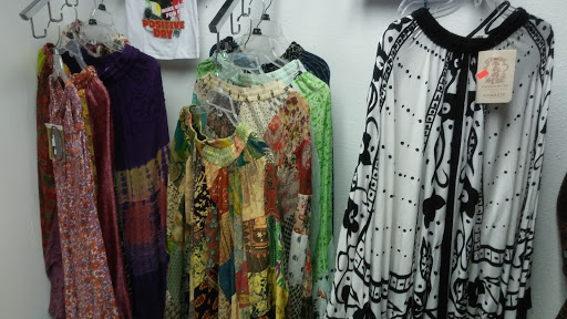 Tobacco Shop «One Love Tobacco & Gifts», reviews and photos, 7116 Gulf Blvd, St Pete Beach, FL 33706, USA