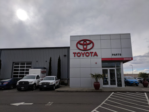 Toyota Dealer «Doxon Toyota of Auburn», reviews and photos, 3405 Auburn Way N, Auburn, WA 98002, USA