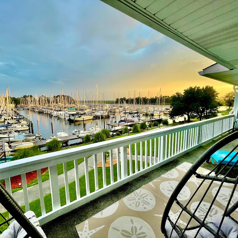 Salty Sweet Retreats - Vacation Condos with Harbourside View!