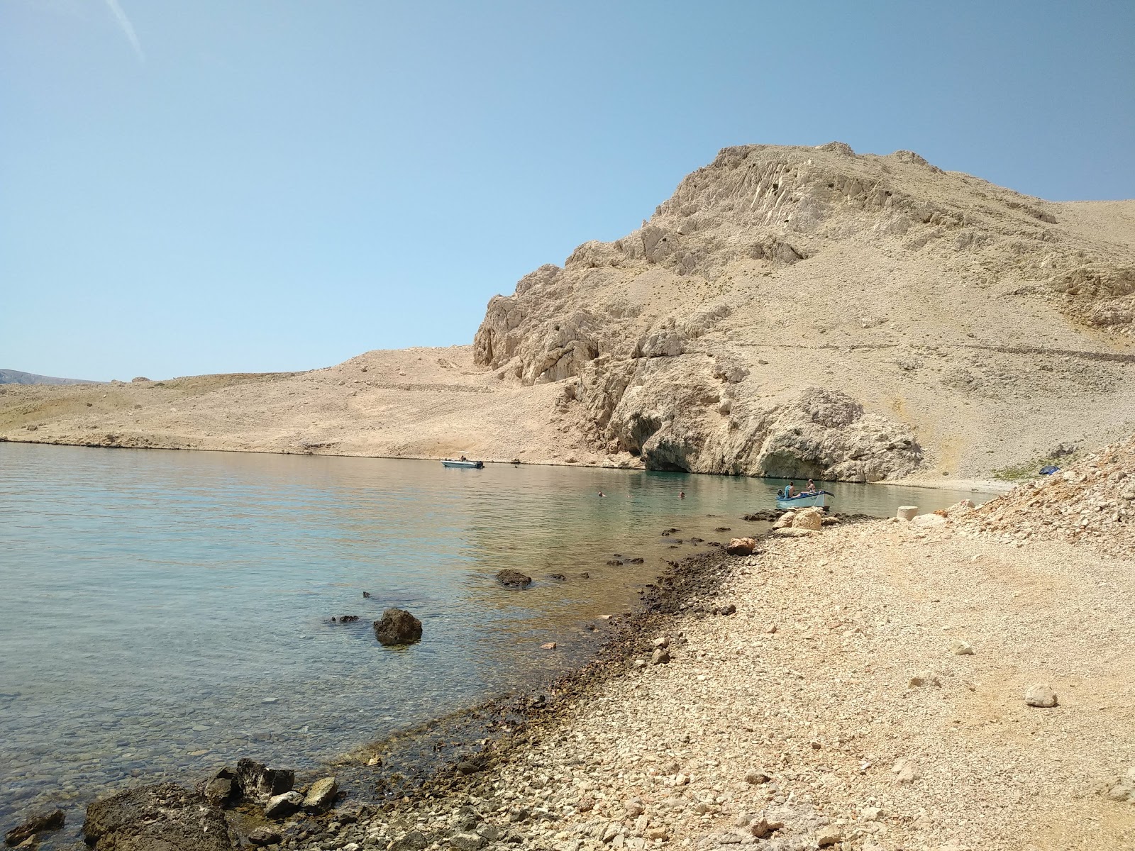 Plaza Slana'in fotoğrafı hafif çakıl yüzey ile