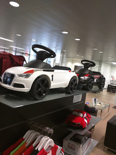 Audi Dealer «Audi South Orlando», reviews and photos, 4725 Vineland Rd, Orlando, FL 32811, USA