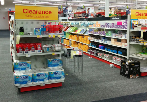 Office Supply Store «Staples», reviews and photos, 113 Mill Plain Rd, Danbury, CT 06811, USA