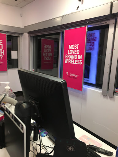 Cell Phone Store «T-Mobile», reviews and photos, 521 Belmont St, Brockton, MA 02301, USA