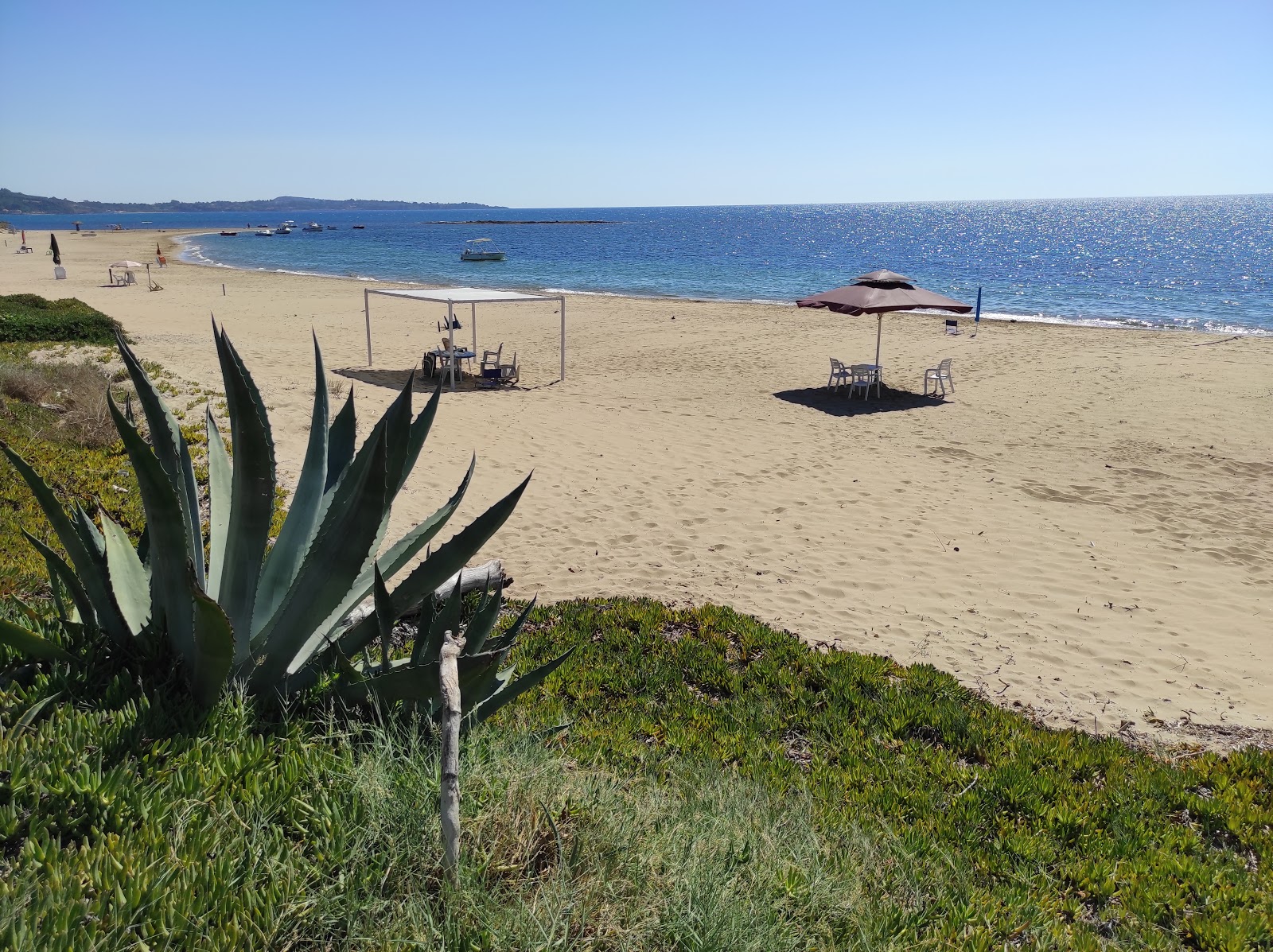 Zdjęcie Pirgi beach z powierzchnią jasny piasek