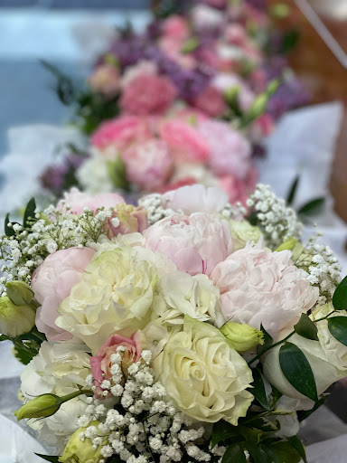 Florist «A to Zinnia Florals & Gifts», reviews and photos, 15 S Broadway St, New Ulm, MN 56073, USA