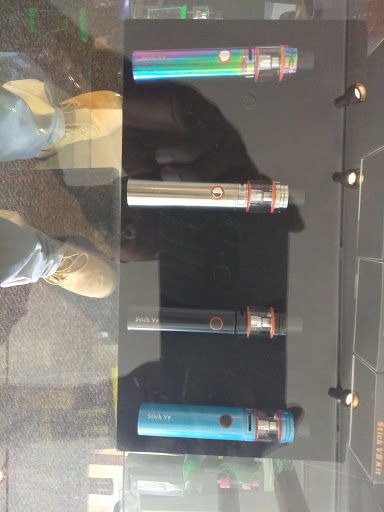 Tobacco Shop «Broham Smoke Shop», reviews and photos, 4643 Freeport Blvd, Sacramento, CA 95822, USA