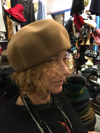 Flat cap shops in Venice