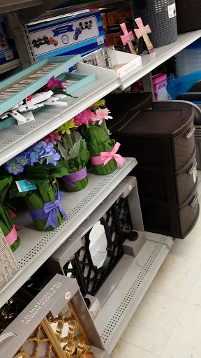 Dollar Store «FAMILY DOLLAR», reviews and photos, 401 E 5th St, Connersville, IN 47331, USA