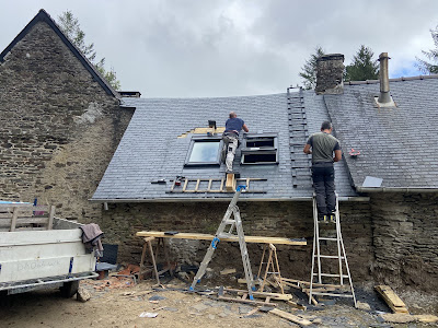 LS RENOV Couvreur 29 : Artisan couvreur Démoussage, changement de tuile Etanchéité fuites toiture réparation Finistère 29 à Carhaix-Plouguer