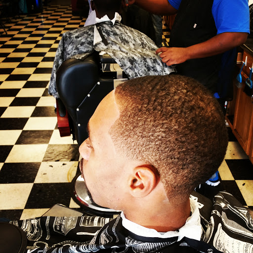 Barber Shop «platinum stylez barbershop», reviews and photos, 321 E 200th St, Euclid, OH 44119, USA