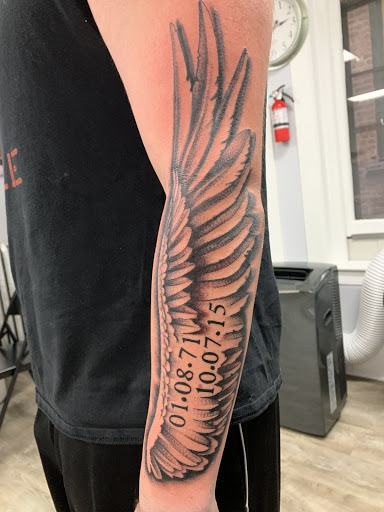 Tattoo Shop «Pink Raven Tattoos», reviews and photos, 219 Broadway #4, Saratoga Springs, NY 12866, USA