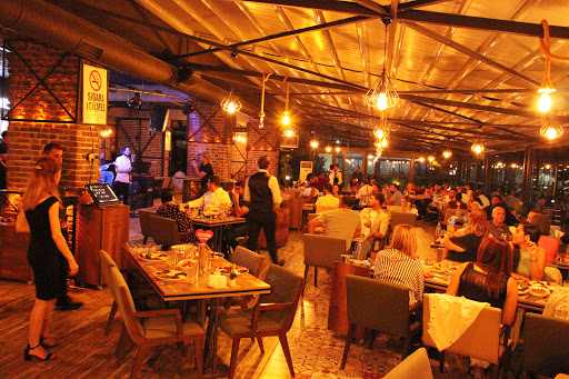 Ayakta Atıştırılan Bar Diyarbakır