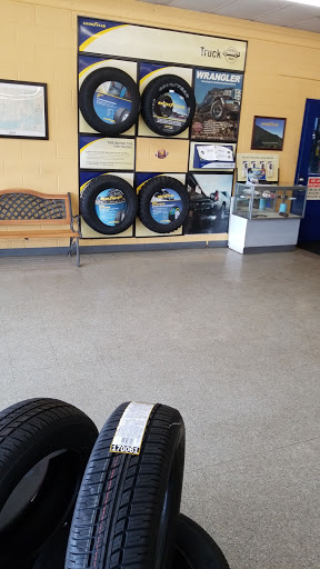 Tire Shop «WATERBURY TIRE AND AUTO SERVICE», reviews and photos, 144 Thomaston Ave, Waterbury, CT 06702, USA