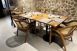 ALHAJARAIN RESTAURANT - مطعم الحجرين image