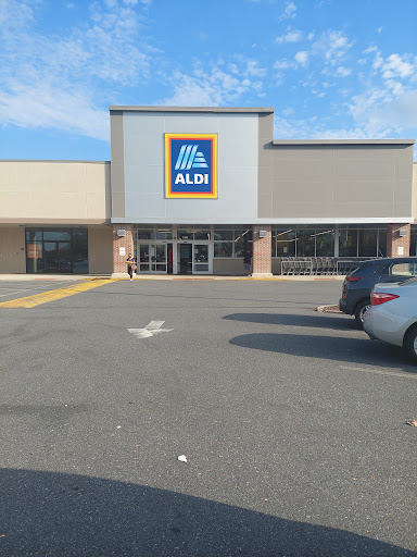 Supermarket «ALDI», reviews and photos, 1101 MacArthur Rd, Whitehall, PA 18052, USA