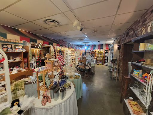 Grotto, 634 Watertown Ave, Waterbury, CT 06708, USA, 