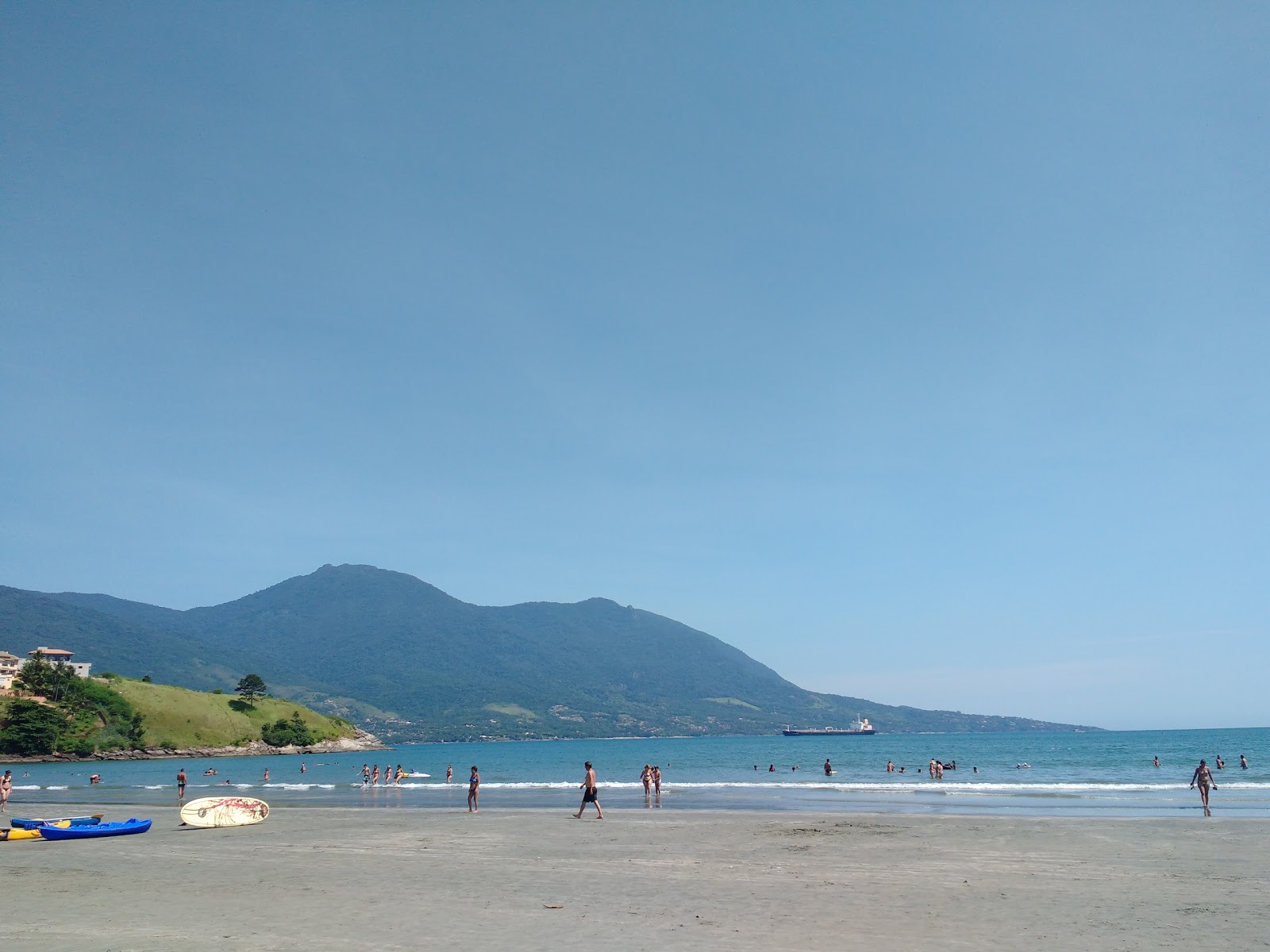 Foto de Playa de Barequesaba con brillante arena fina superficie