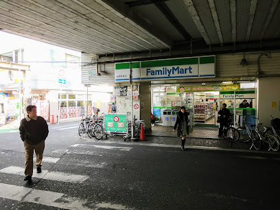 ファミリーマート 船橋駅東店