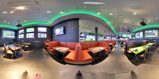 Sports Bar «Dave & Busters», reviews and photos