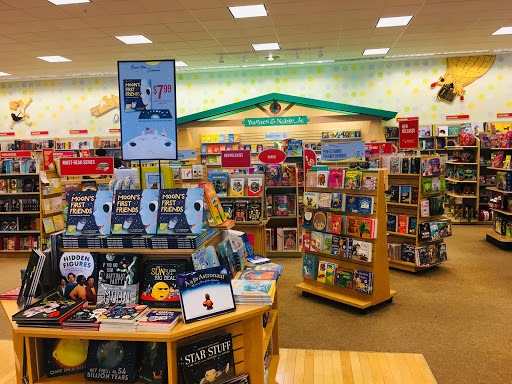 Book Store «Barnes & Noble», reviews and photos, 180 NJ-35, Eatontown, NJ 07724, USA