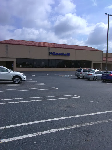 Thrift Store «Goodwill of North Georgia: Kennesaw Store and Donation Center», reviews and photos, 2500 Cobb Pkwy N, Kennesaw, GA 30152, USA