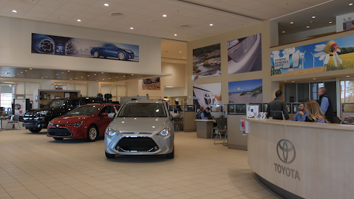 Toyota Dealer «Hendrick Toyota of Wilmington», reviews and photos, 5640 Market St, Wilmington, NC 28405, USA