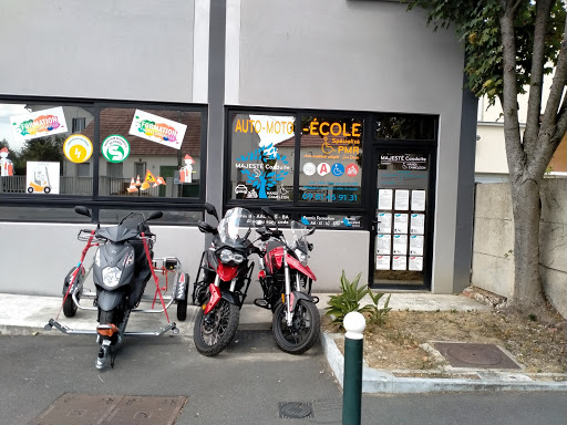 Majesty Conduite Handi Caméléon à Brunoy, Essonne