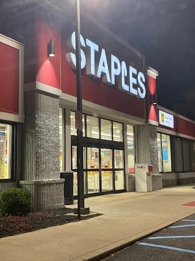 Office Supply Store «Staples», reviews and photos, 2522 South Rd, Poughkeepsie, NY 12601, USA