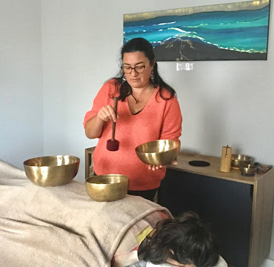 Natacha Denis / Mana-Happy : Soins énergétiques, Sonothérapie, massages et Huiles Essentielles. à Challans