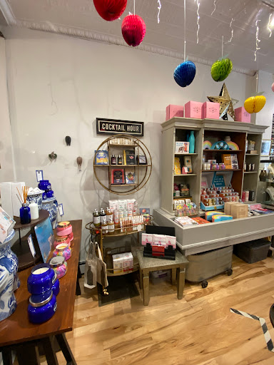 Boutique «The Little Apple», reviews and photos, 4361 Main St, Philadelphia, PA 19127, USA