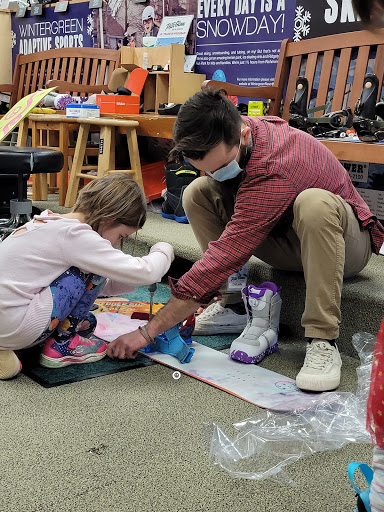 Sporting Goods Store «Peter Glenn Ski & Sports», reviews and photos, 9507 W Broad St, Richmond, VA 23294, USA