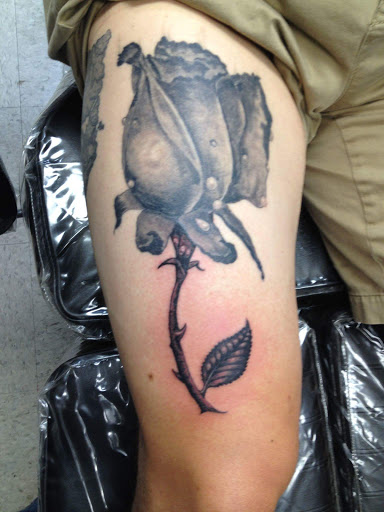 Tattoo Shop «Royal Oak Tattoo», reviews and photos, 820 S Washington Ave, Royal Oak, MI 48067, USA