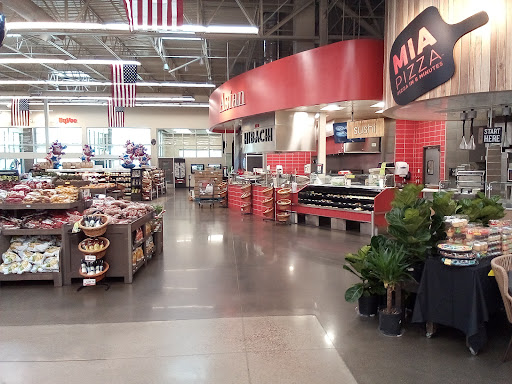 Grocery Store «Hy-Vee», reviews and photos, 1500 Central Park Commons Dr, Eagan, MN 55121, USA