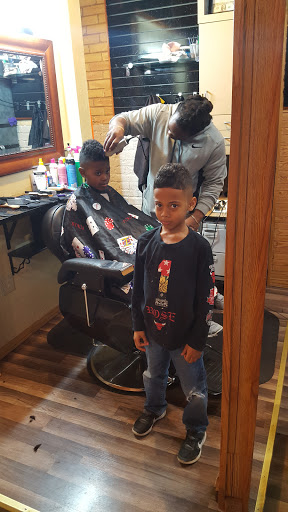 Barber Shop «Head 2 Toe Barbershop», reviews and photos, 423 5th St NW B, Cedar Rapids, IA 52405, USA