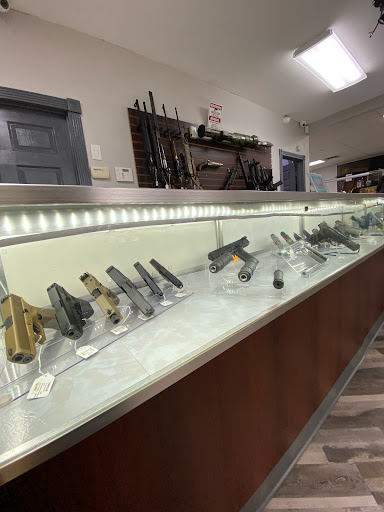 Pawn Shop «Pine Ridge Pawn & Jewelry», reviews and photos, 2033 Pine Ridge Rd #4, Naples, FL 34109, USA