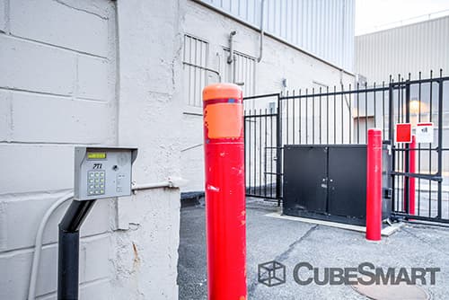 Self-Storage Facility «CubeSmart Self Storage», reviews and photos, 11-25 Wyckoff Ave, Ridgewood, NY 11385, USA