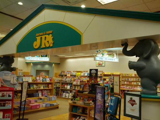 Barnes & Noble, 801 W 15th St E, Plano, TX 75075, USA, 