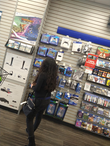 Video Game Store «GameStop», reviews and photos, 18479 S Dixie Hwy, Cutler Bay, FL 33157, USA
