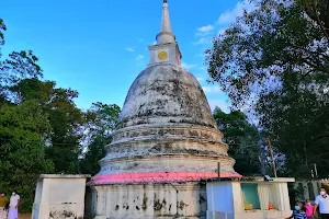 Asgiriya Raja Maha Viharaya (අස්ගිරිය රජ මහා විහාරය) Gampaha. image