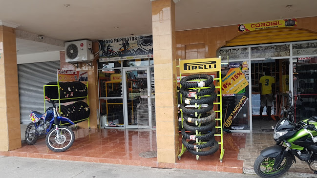 Opiniones de Hotel Villa Mari Y Moto Repuestos en San Lorenzo - Tienda de motocicletas