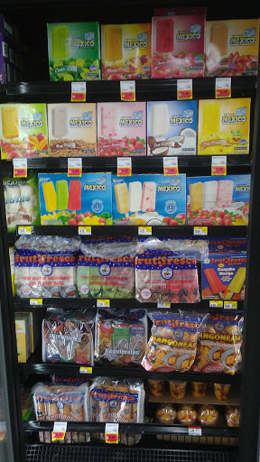 Grocery Store «Superior Grocers», reviews and photos, 16100 Lakewood Blvd, Bellflower, CA 90706, USA