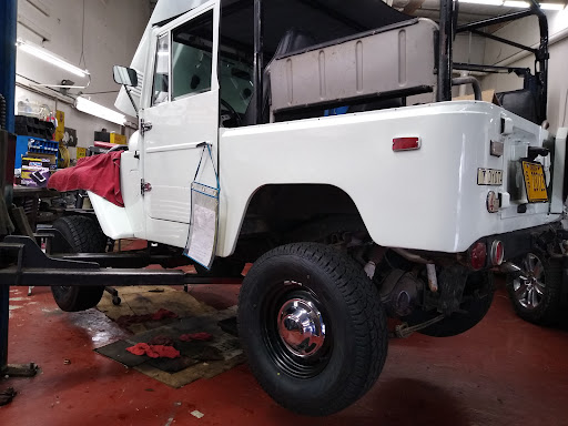 Auto Repair Shop «Canyon Auto Repair Inc», reviews and photos, 11591 SW Canyon Rd, Beaverton, OR 97005, USA