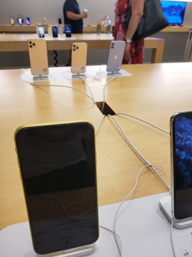 Computer Store «Apple Millenia», reviews and photos, 4200 Conroy Rd, Orlando, FL 32839, USA