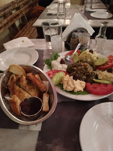 Places to dine with friends Athens